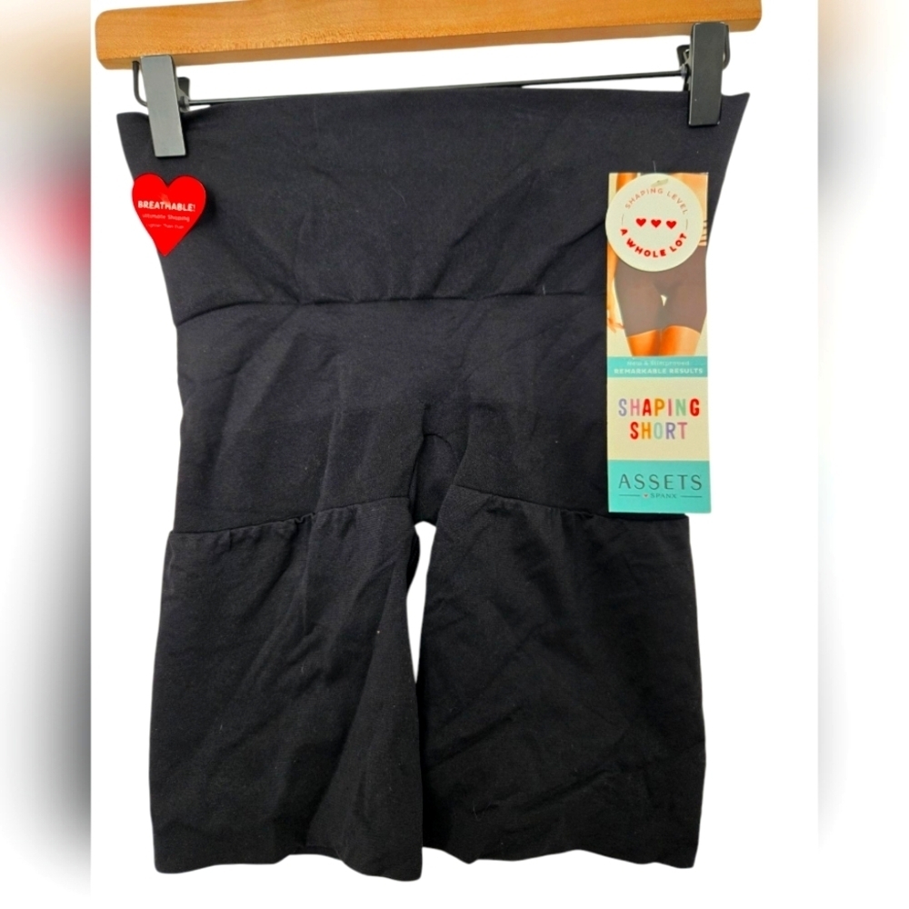 NWT Spanx Assets Black Shaping Shorts Size 1x